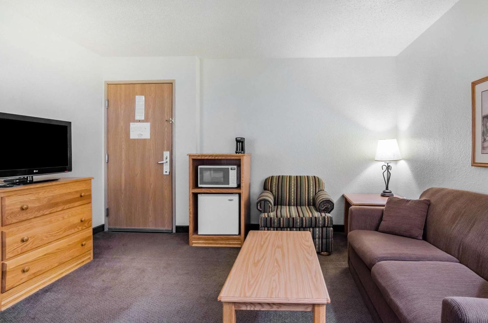 Rodeway Inn Hesston Exterior foto
