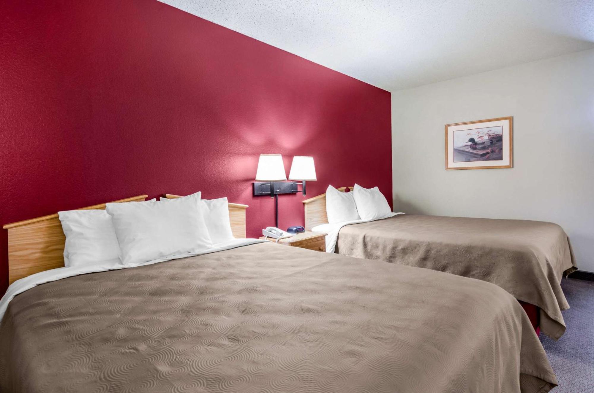 Rodeway Inn Hesston Exterior foto