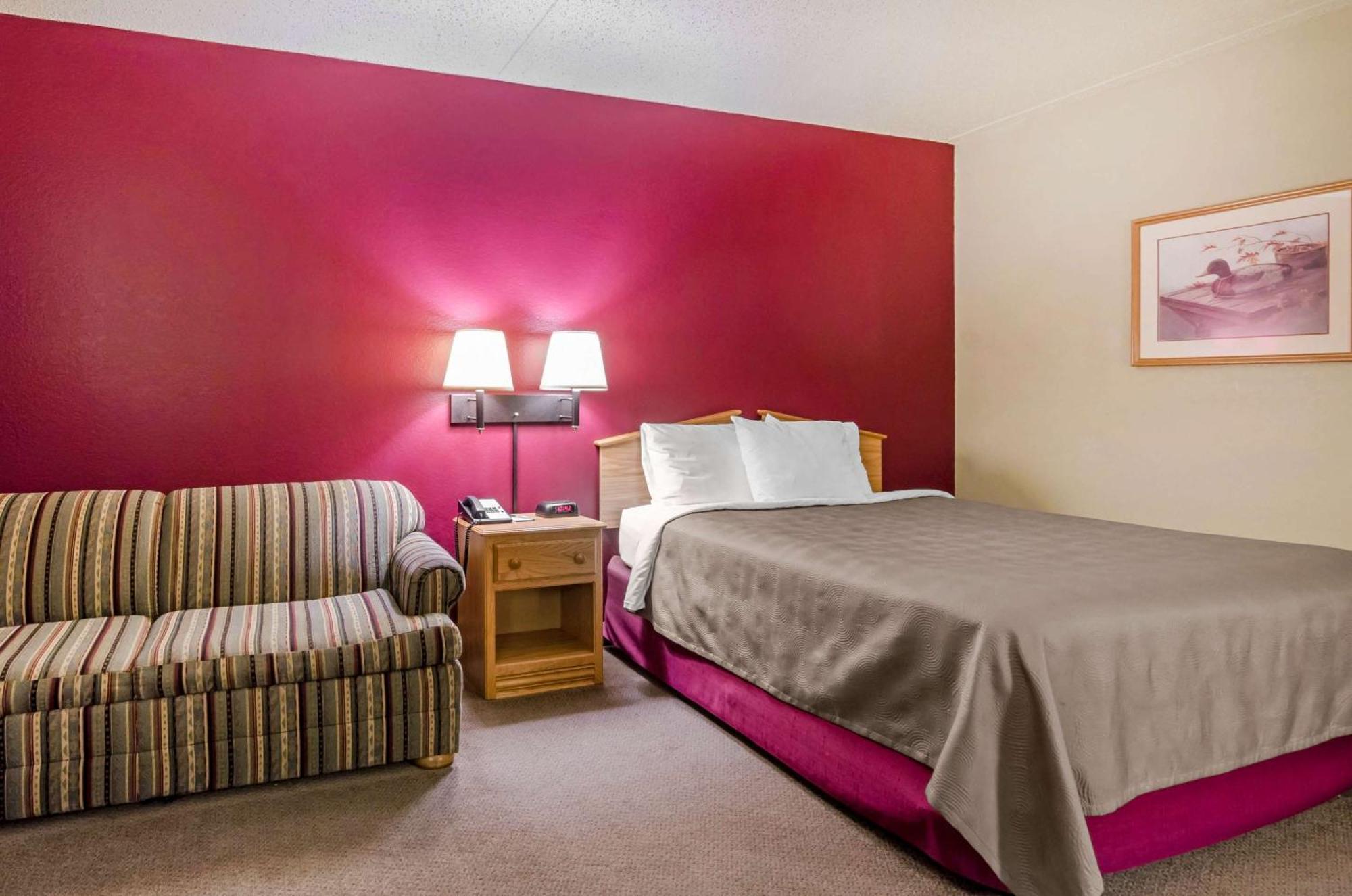 Rodeway Inn Hesston Exterior foto