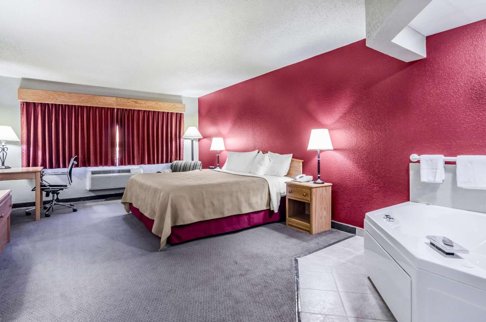 Rodeway Inn Hesston Exterior foto