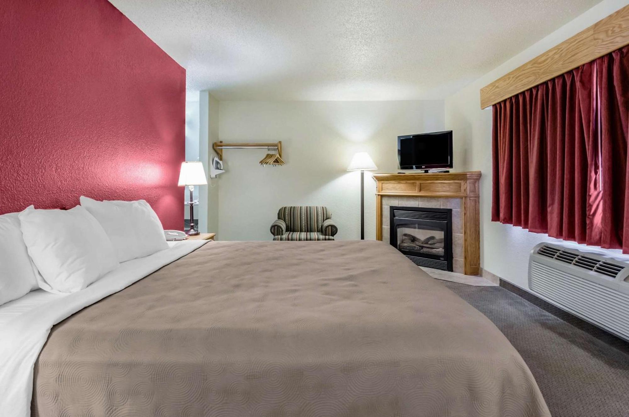 Rodeway Inn Hesston Exterior foto